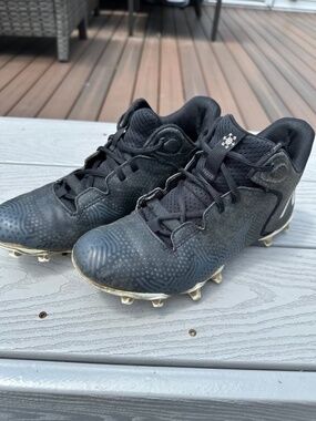 New Balance Cleats size 6, black
